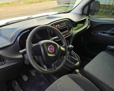 Белый Фиат Добло, объемом двигателя 1.4 л и пробегом 258 тыс. км за 7000 $, фото 7 на Automoto.ua