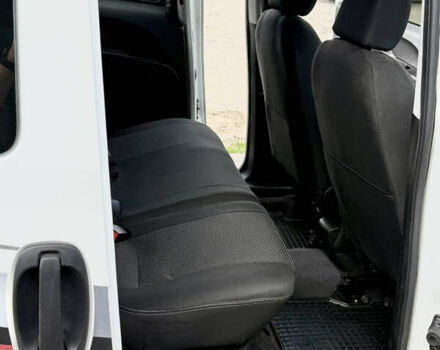 Білий Фіат Добло, об'ємом двигуна 1.37 л та пробігом 110 тис. км за 10200 $, фото 10 на Automoto.ua