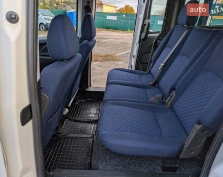 Белый Фиат Добло, объемом двигателя 1.3 л и пробегом 100 тыс. км за 10800 $, фото 3 на Automoto.ua