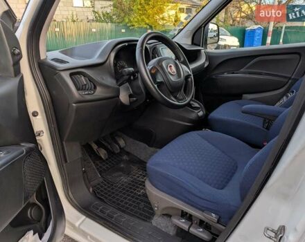 Белый Фиат Добло, объемом двигателя 1.3 л и пробегом 100 тыс. км за 10800 $, фото 2 на Automoto.ua