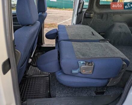 Белый Фиат Добло, объемом двигателя 1.3 л и пробегом 100 тыс. км за 10800 $, фото 12 на Automoto.ua