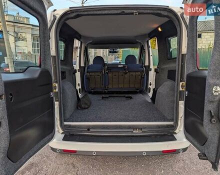 Белый Фиат Добло, объемом двигателя 1.3 л и пробегом 100 тыс. км за 10800 $, фото 14 на Automoto.ua