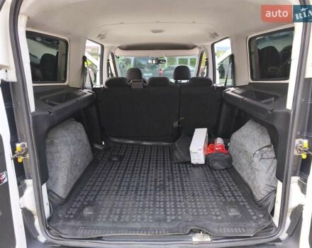 Білий Фіат Добло, об'ємом двигуна 1.25 л та пробігом 202 тис. км за 11950 $, фото 13 на Automoto.ua