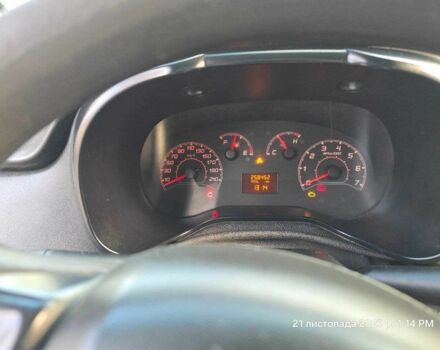 Белый Фиат Добло, объемом двигателя 1.4 л и пробегом 258 тыс. км за 7000 $, фото 4 на Automoto.ua