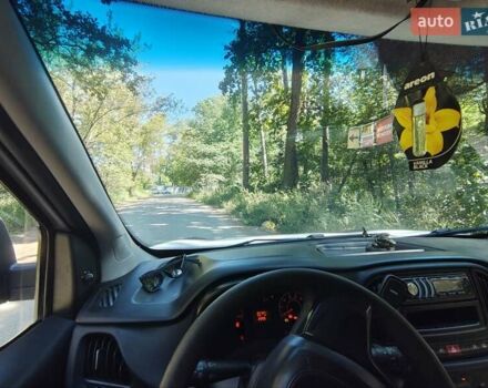 Белый Фиат Добло, объемом двигателя 1.25 л и пробегом 231 тыс. км за 9500 $, фото 6 на Automoto.ua