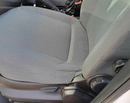 Белый Фиат Добло, объемом двигателя 1.3 л и пробегом 94 тыс. км за 10500 $, фото 7 на Automoto.ua