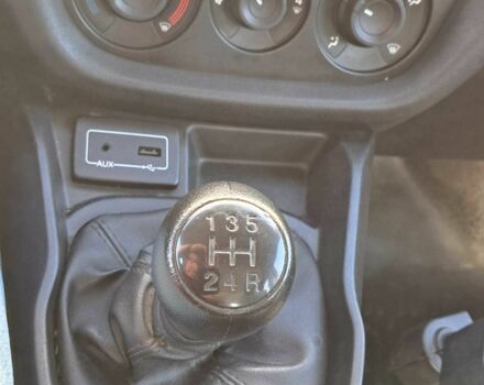 Белый Фиат Добло, объемом двигателя 1.3 л и пробегом 94 тыс. км за 10500 $, фото 6 на Automoto.ua