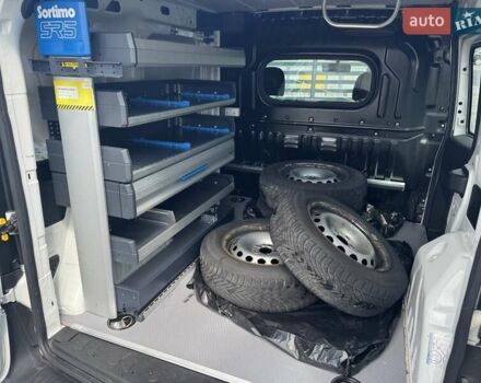 Белый Фиат Добло, объемом двигателя 1.3 л и пробегом 135 тыс. км за 13500 $, фото 4 на Automoto.ua