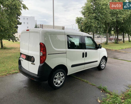 Белый Фиат Добло, объемом двигателя 1.3 л и пробегом 90 тыс. км за 13100 $, фото 5 на Automoto.ua