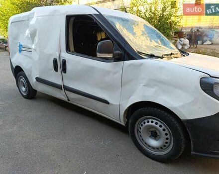 Белый Фиат Добло, объемом двигателя 1.2 л и пробегом 48 тыс. км за 7000 $, фото 3 на Automoto.ua