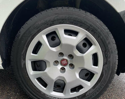 Белый Фиат Добло, объемом двигателя 1.3 л и пробегом 90 тыс. км за 13100 $, фото 36 на Automoto.ua