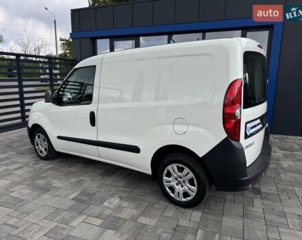 Белый Фиат Добло, объемом двигателя 1.3 л и пробегом 135 тыс. км за 13500 $, фото 9 на Automoto.ua