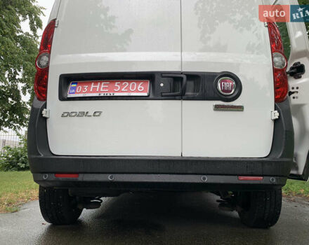 Белый Фиат Добло, объемом двигателя 1.3 л и пробегом 90 тыс. км за 13100 $, фото 35 на Automoto.ua