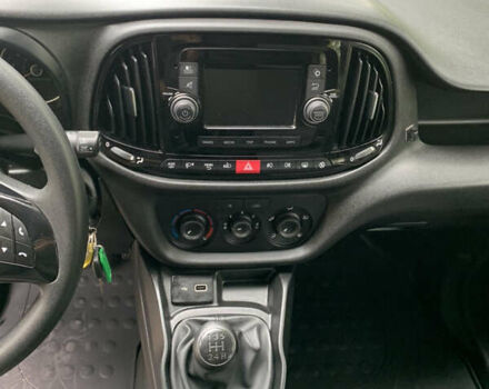 Белый Фиат Добло, объемом двигателя 1.3 л и пробегом 90 тыс. км за 13100 $, фото 20 на Automoto.ua