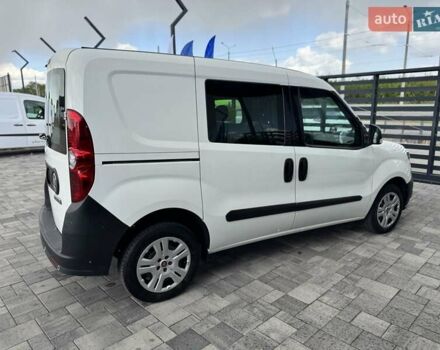 Белый Фиат Добло, объемом двигателя 1.3 л и пробегом 135 тыс. км за 13500 $, фото 2 на Automoto.ua
