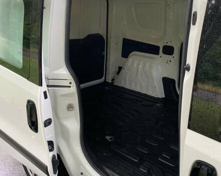 Белый Фиат Добло, объемом двигателя 1.3 л и пробегом 90 тыс. км за 13100 $, фото 28 на Automoto.ua