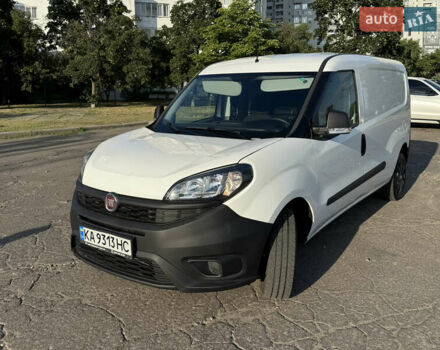 Белый Фиат Добло, объемом двигателя 1.37 л и пробегом 19 тыс. км за 15000 $, фото 3 на Automoto.ua