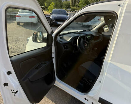 Белый Фиат Добло, объемом двигателя 1.37 л и пробегом 19 тыс. км за 15000 $, фото 5 на Automoto.ua