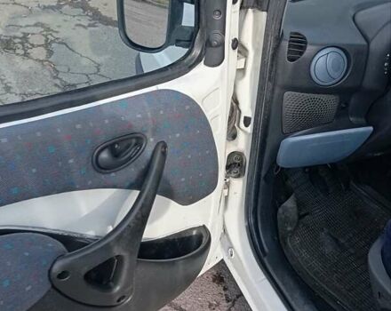 Белый Фиат Добло, объемом двигателя 1.9 л и пробегом 252 тыс. км за 3400 $, фото 2 на Automoto.ua