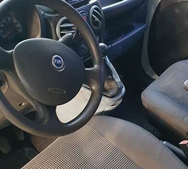 Белый Фиат Добло, объемом двигателя 1.3 л и пробегом 270 тыс. км за 4000 $, фото 5 на Automoto.ua