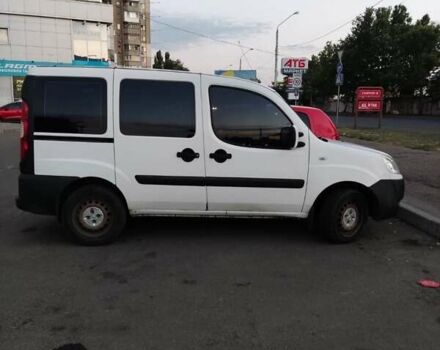 Белый Фиат Добло, объемом двигателя 1.3 л и пробегом 350 тыс. км за 4950 $, фото 1 на Automoto.ua