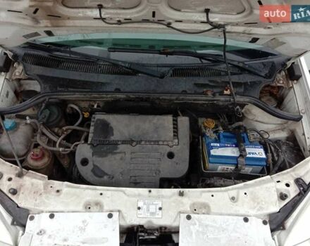 Білий Фіат Добло, об'ємом двигуна 1.2 л та пробігом 210 тис. км за 4000 $, фото 2 на Automoto.ua