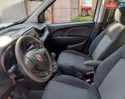 Белый Фиат Добло, объемом двигателя 1.25 л и пробегом 241 тыс. км за 13100 $, фото 16 на Automoto.ua