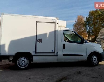 Белый Фиат Добло, объемом двигателя 1.25 л и пробегом 241 тыс. км за 13100 $, фото 6 на Automoto.ua