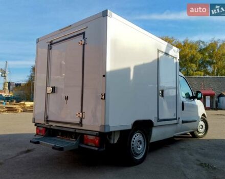 Белый Фиат Добло, объемом двигателя 1.25 л и пробегом 241 тыс. км за 13100 $, фото 5 на Automoto.ua