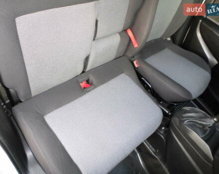 Белый Фиат Добло, объемом двигателя 1.3 л и пробегом 147 тыс. км за 11300 $, фото 29 на Automoto.ua