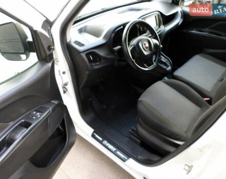 Белый Фиат Добло, объемом двигателя 1.3 л и пробегом 147 тыс. км за 11300 $, фото 21 на Automoto.ua