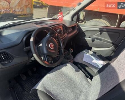 Белый Фиат Добло, объемом двигателя 1.6 л и пробегом 300 тыс. км за 11111 $, фото 4 на Automoto.ua