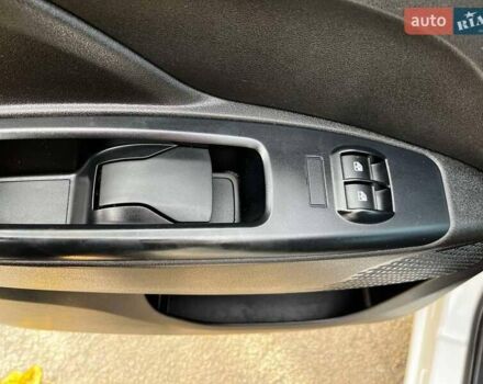 Белый Фиат Добло, объемом двигателя 1.6 л и пробегом 129 тыс. км за 16000 $, фото 24 на Automoto.ua