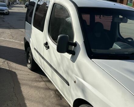 Белый Фиат Добло, объемом двигателя 1.9 л и пробегом 200 тыс. км за 1850 $, фото 4 на Automoto.ua