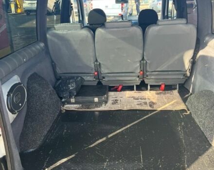 Белый Фиат Добло, объемом двигателя 1.3 л и пробегом 354 тыс. км за 4200 $, фото 5 на Automoto.ua