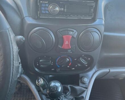 Белый Фиат Добло, объемом двигателя 1.3 л и пробегом 354 тыс. км за 4200 $, фото 6 на Automoto.ua