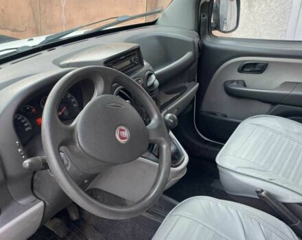 Белый Фиат Добло, объемом двигателя 1.3 л и пробегом 200 тыс. км за 4900 $, фото 1 на Automoto.ua