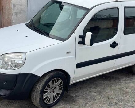 Белый Фиат Добло, объемом двигателя 1.3 л и пробегом 200 тыс. км за 4900 $, фото 2 на Automoto.ua