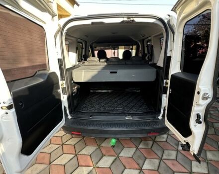 Белый Фиат Добло, объемом двигателя 1.2 л и пробегом 169 тыс. км за 8500 $, фото 7 на Automoto.ua