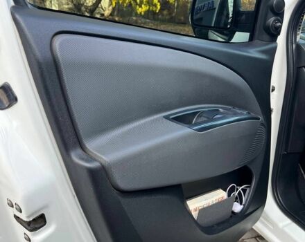 Белый Фиат Добло, объемом двигателя 1.6 л и пробегом 230 тыс. км за 7500 $, фото 14 на Automoto.ua