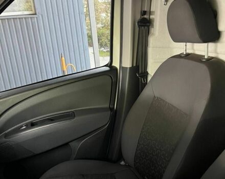 Белый Фиат Добло, объемом двигателя 1.6 л и пробегом 230 тыс. км за 7500 $, фото 21 на Automoto.ua