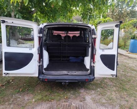 Белый Фиат Добло, объемом двигателя 1.2 л и пробегом 165 тыс. км за 6500 $, фото 6 на Automoto.ua