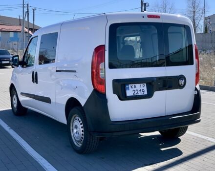 Белый Фиат Добло, объемом двигателя 2.4 л и пробегом 117 тыс. км за 11200 $, фото 4 на Automoto.ua