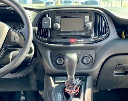 Белый Фиат Добло, объемом двигателя 2.4 л и пробегом 117 тыс. км за 11200 $, фото 10 на Automoto.ua