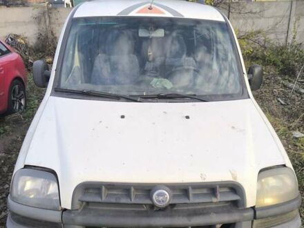 Белый Фиат Добло, объемом двигателя 1.91 л и пробегом 327 тыс. км за 1800 $, фото 1 на Automoto.ua