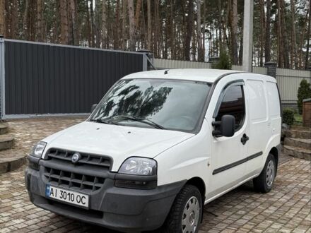 Белый Фиат Добло, объемом двигателя 1.2 л и пробегом 277 тыс. км за 2900 $, фото 1 на Automoto.ua
