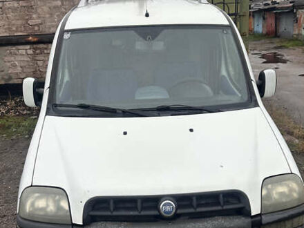 Белый Фиат Добло, объемом двигателя 1.9 л и пробегом 225 тыс. км за 2999 $, фото 1 на Automoto.ua