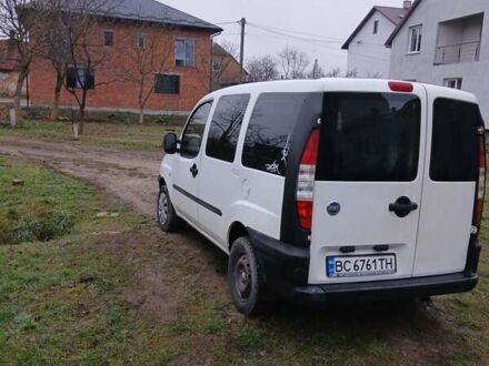 Белый Фиат Добло, объемом двигателя 1.6 л и пробегом 269 тыс. км за 3700 $, фото 1 на Automoto.ua