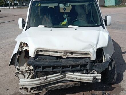 Фіат Добло 2005 у Коростышеве на Automoto.ua Білий Фіат Добло, об'ємом двигуна 0 л та пробігом 340 тис. км за 1000 $, фото 1 на Automoto.ua
