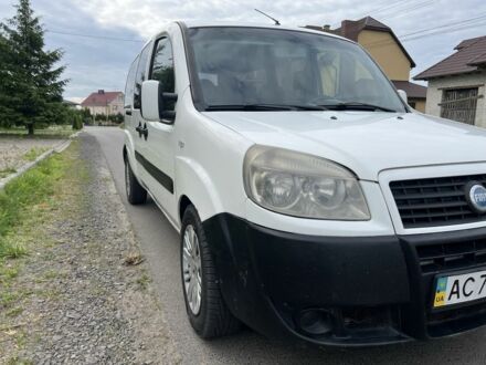 Белый Фиат Добло, объемом двигателя 1.9 л и пробегом 399 тыс. км за 4200 $, фото 1 на Automoto.ua